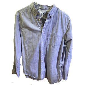 H&M gray button down shirt. Size medium.